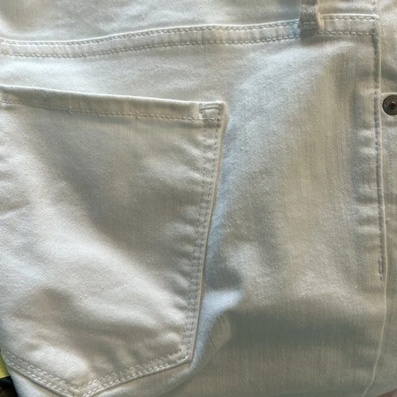 Banana Republic White Jeans - Picture 6 of 6